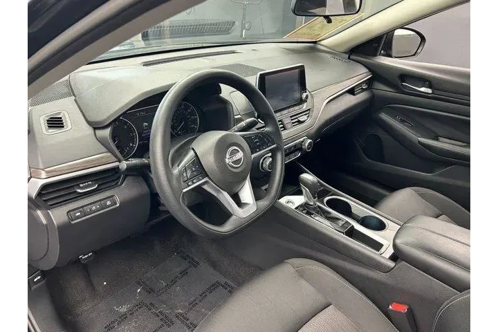 $19990 : Nissan Altima 2024 2.5 SV 4d image 10