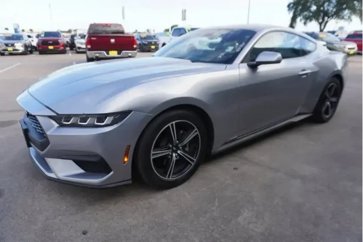 $31988 : Ford Mustang 2024 EcoBoost P image 4