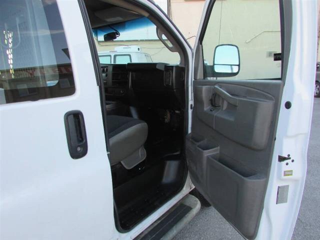 $11995 : 2018 GMC Savana 2500 image 10