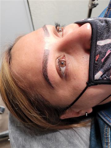 Defined brows image 4