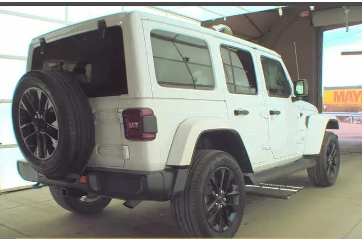 $30374 : Jeep Wrangler 2023 4x4 Sahar image 9