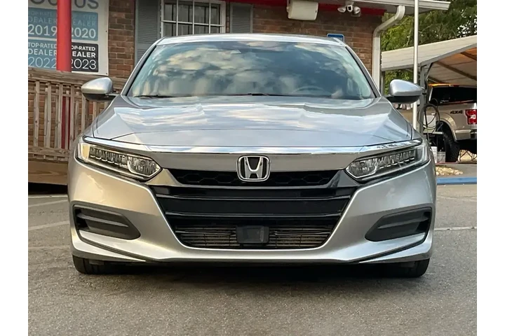 $14485 : Honda Accord 2019 LX 4dr Sed image 2