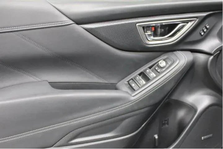 $30958 : Subaru Forester 2023 AWD Tou image 6