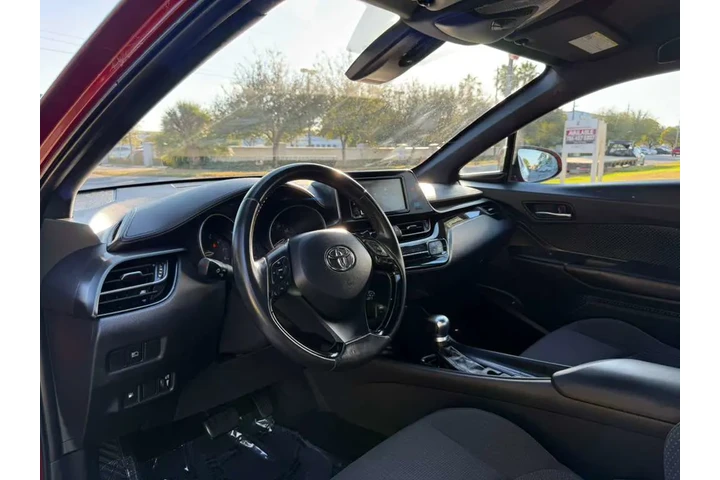 $11900 : TOYOTA C-HR XLE image 4