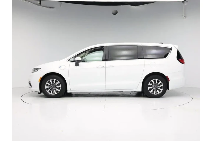 $25998 : Chrysler Pacifica Plug-In Hy image 3