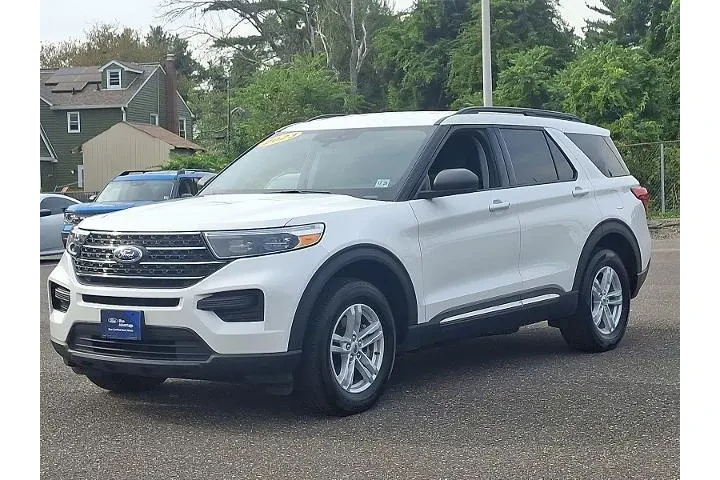 $34478 : Ford Explorer 2023 AWD XLT 4 image 3