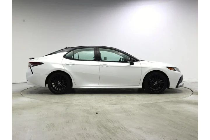 $28998 : Toyota Camry Hybrid 2022 XSE image 7