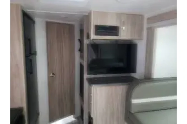 2022 Winnebago 2306BHS image 9