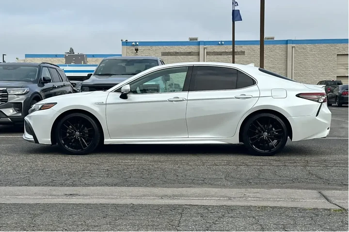 $25497 : Toyota Camry Hybrid 2021 XSE image 5