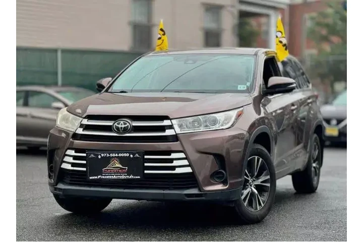 2018 TOYOTA HIGHLANDER2018 TO image 2