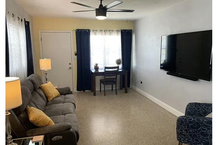 $2000 : HOUSE RENT IN TAMPA FLORIDA ! image 1