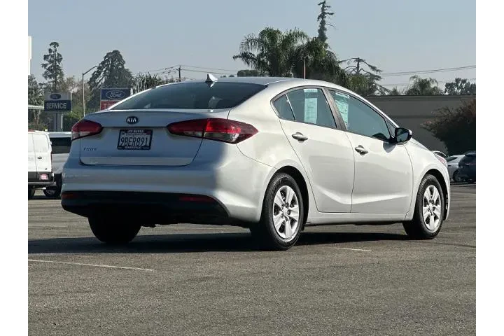 $11990 : Kia Forte 2017 LX 4dr Sedan image 3