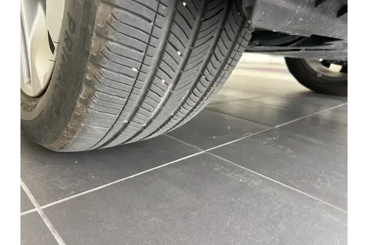 $31832 : Toyota RAV4 2024 XLE Premium image 4