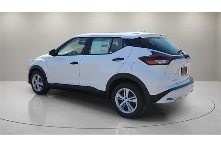 $18318 : Nissan Kicks Play 2025 S 4dr image 5