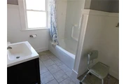 $1400 : This charming 3bed/1.5 bath thumbnail
