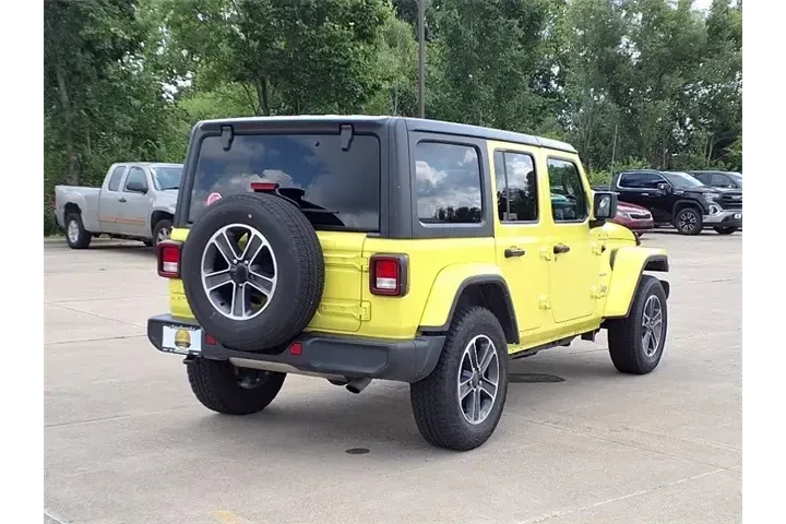 $28879 : Jeep Wrangler 2023 4x4 Sahar image 4