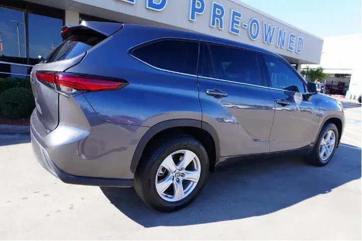$25988 : Toyota Highlander 2020 LE 4d image 6