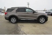 $23950 : Ford Explorer 2021 AWD XLT 4 thumbnail