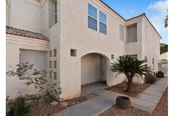 $1250 : HOME FOR RENT  IN LAS VEGAS image 8