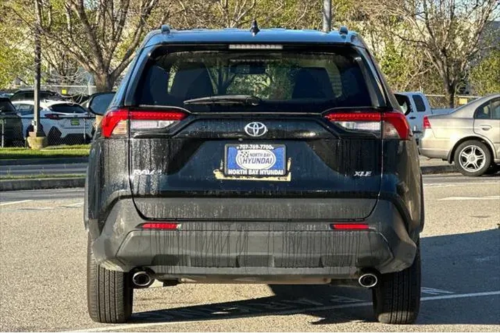 $23990 : Toyota RAV4 2023 XLE 4dr SUV image 5