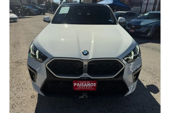 2025 BMW X2 xDrive28i image 2