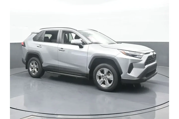 $27800 : Toyota RAV4 2023 XLE 4dr SUV image 8
