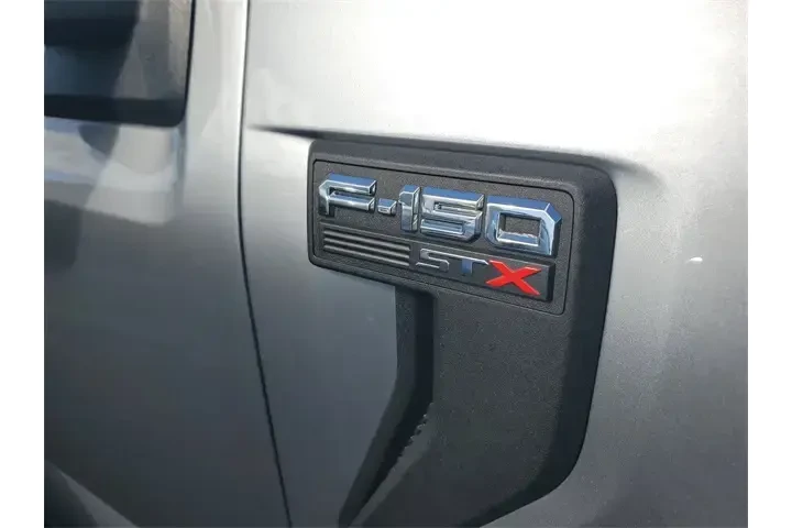 Ford F-150 2022 4x2 XL 4dr S image 7