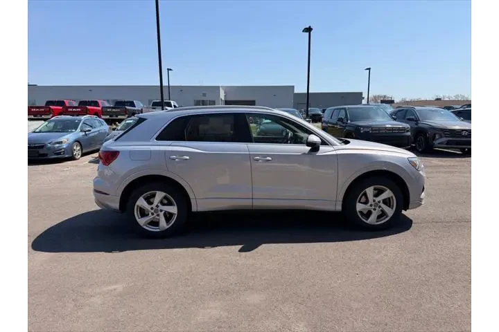 $20000 : Audi Q3 2020 AWD quattro Pre image 3