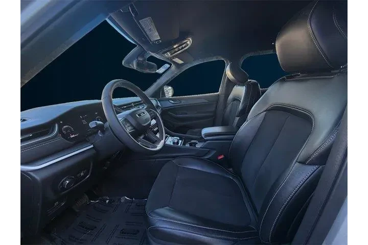 $27674 : Jeep Grand Cherokee L 2024 4 image 10