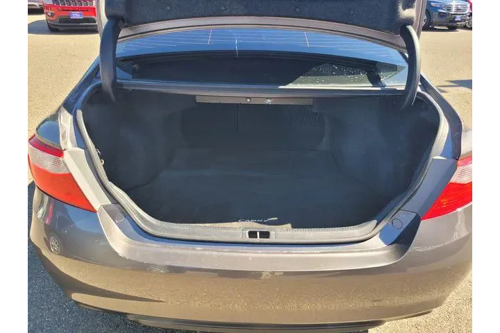 $13717 : Toyota Camry 2015 SE 4dr Sed image 8