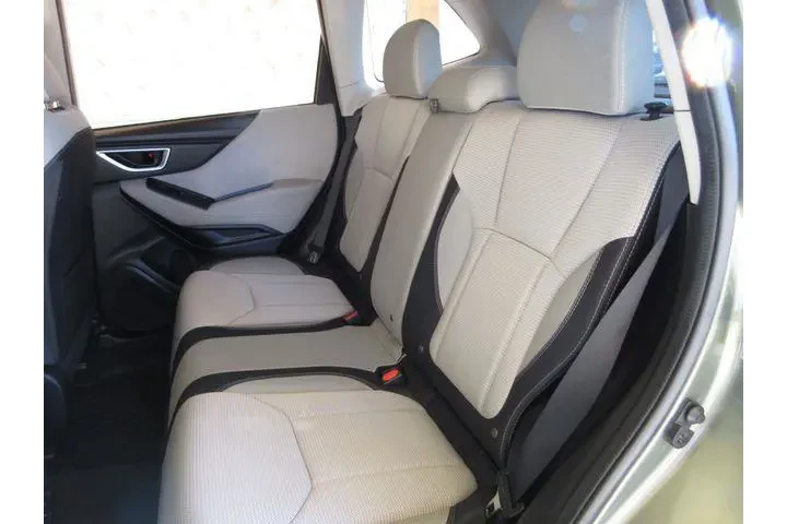 $17439 : Subaru Forester 2019 AWD Bas image 5