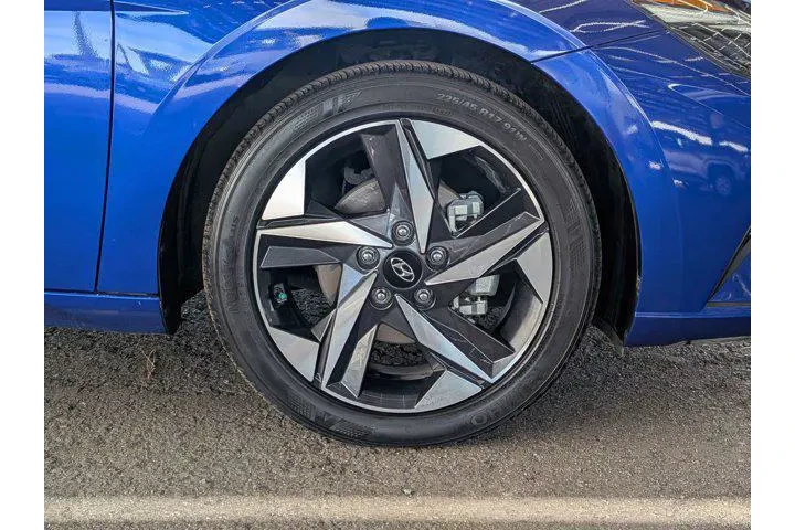 $18977 : Hyundai ELANTRA 2023 SEL 4dr image 7