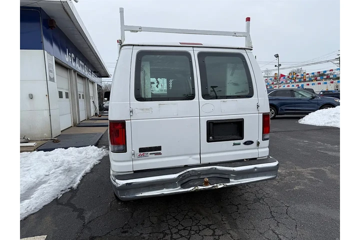 $3800 : 2012 Econoline E-250 image 4
