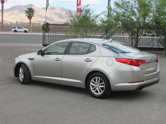 $7900 : 2013 Optima LX image 9