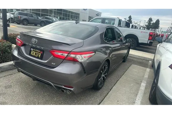 $15999 : Toyota Camry 2019 LE 4dr Sed image 2