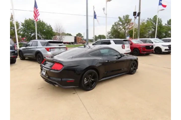 $21947 : Ford Mustang 2022 EcoBoost 2 image 9