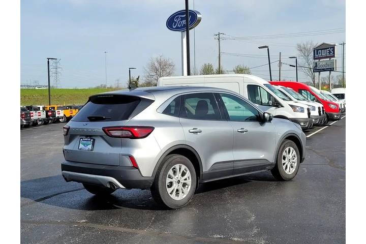$23542 : Ford Escape 2023 Active 4dr image 4