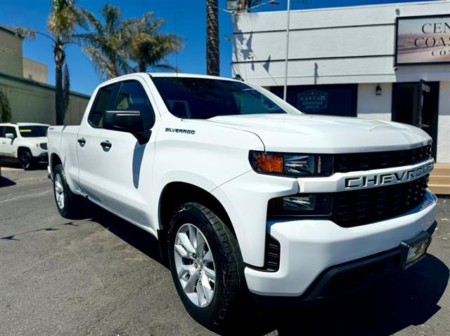 $27995 : 2021 Silverado 1500 Custom image 3