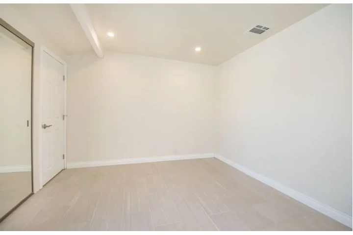 $4500 : Huge Lot image 1