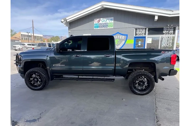2017 Silverado 1500 LT Crew C image 8