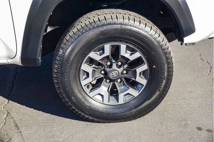 $37945 : Toyota Tacoma 2023 4x4 TRD O image 10