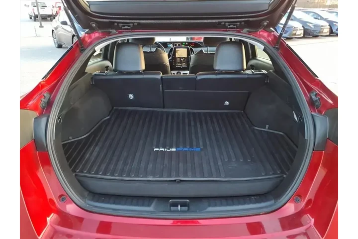 $17400 : Toyota Prius Prime 2017 Adva image 7