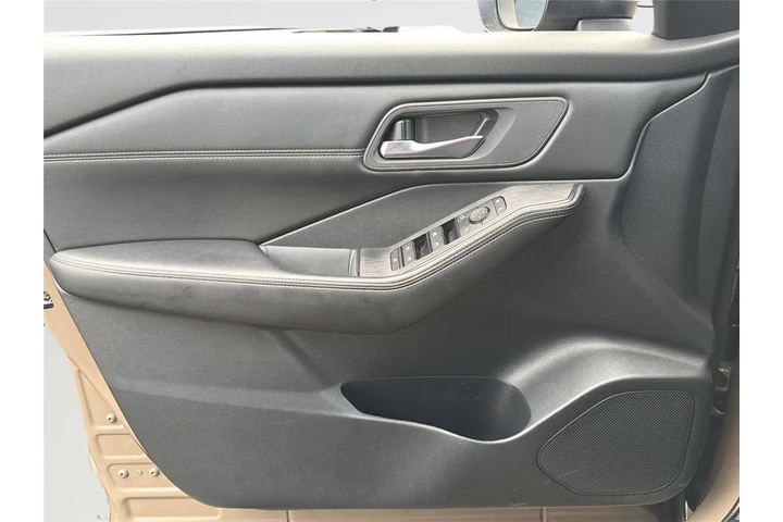 $23490 : Nissan Rogue 2024 AWD SV 4dr image 6