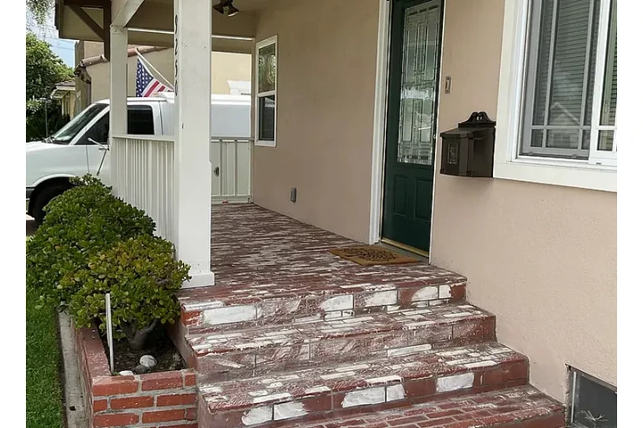 $1090 : Casa De Renta En Bellflower CA image 2