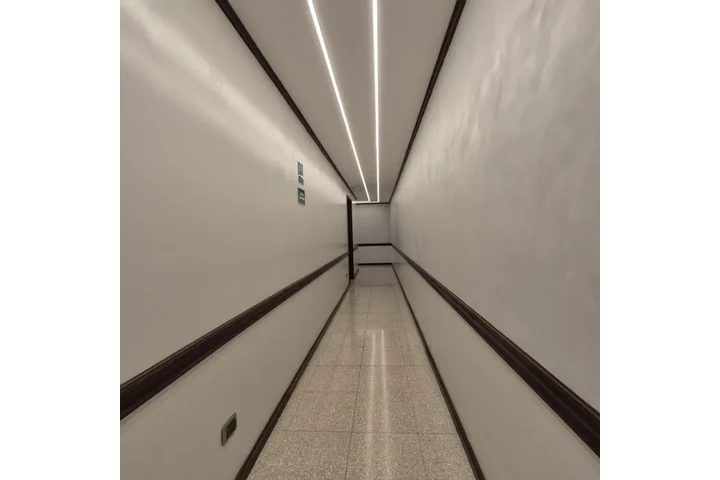 $406000 : Clínica amplia en Venta image 9