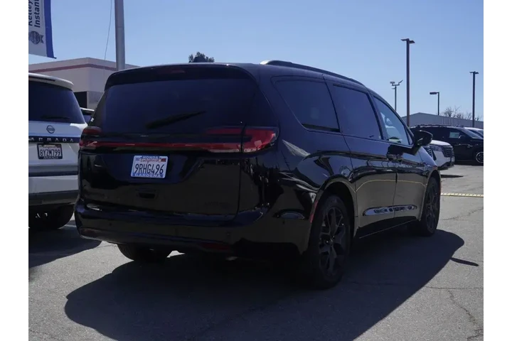 $38740 : Chrysler Pacifica 2024 AWD L image 4