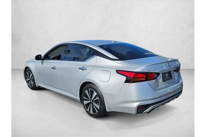 $13999 : Nissan Altima 2019 2.5 SV 4d image 8