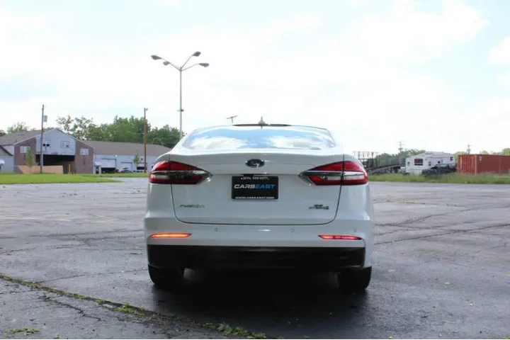 2019 Fusion Hybrid SE image 5
