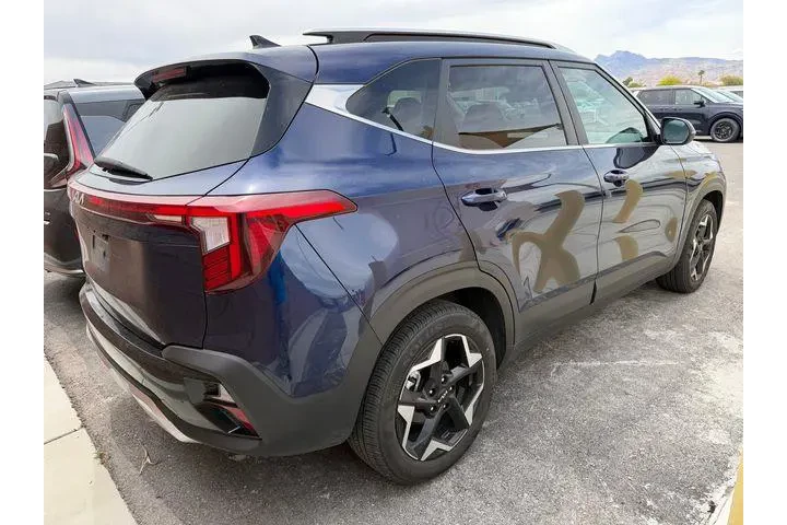$23588 : Kia Seltos 2024 EX 4dr SUV image 3