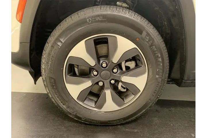 $39775 : Jeep Grand Cherokee 2023 4x4 image 9